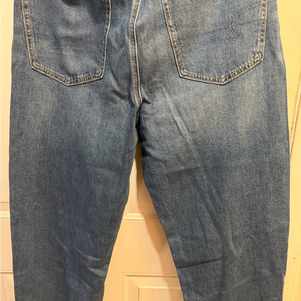American Eagle Outfitters High-Rise Blue Denim Jeans with Front Seams - Picture 7 of 8